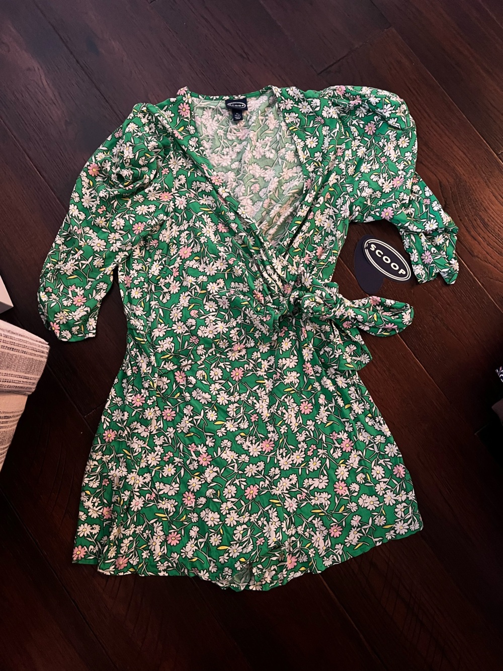 Puff sleeve floral wrap romper